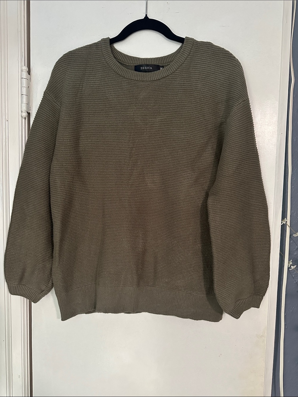 Zesica Women’s Olive Crewneck Sweater - Ribbed Knit